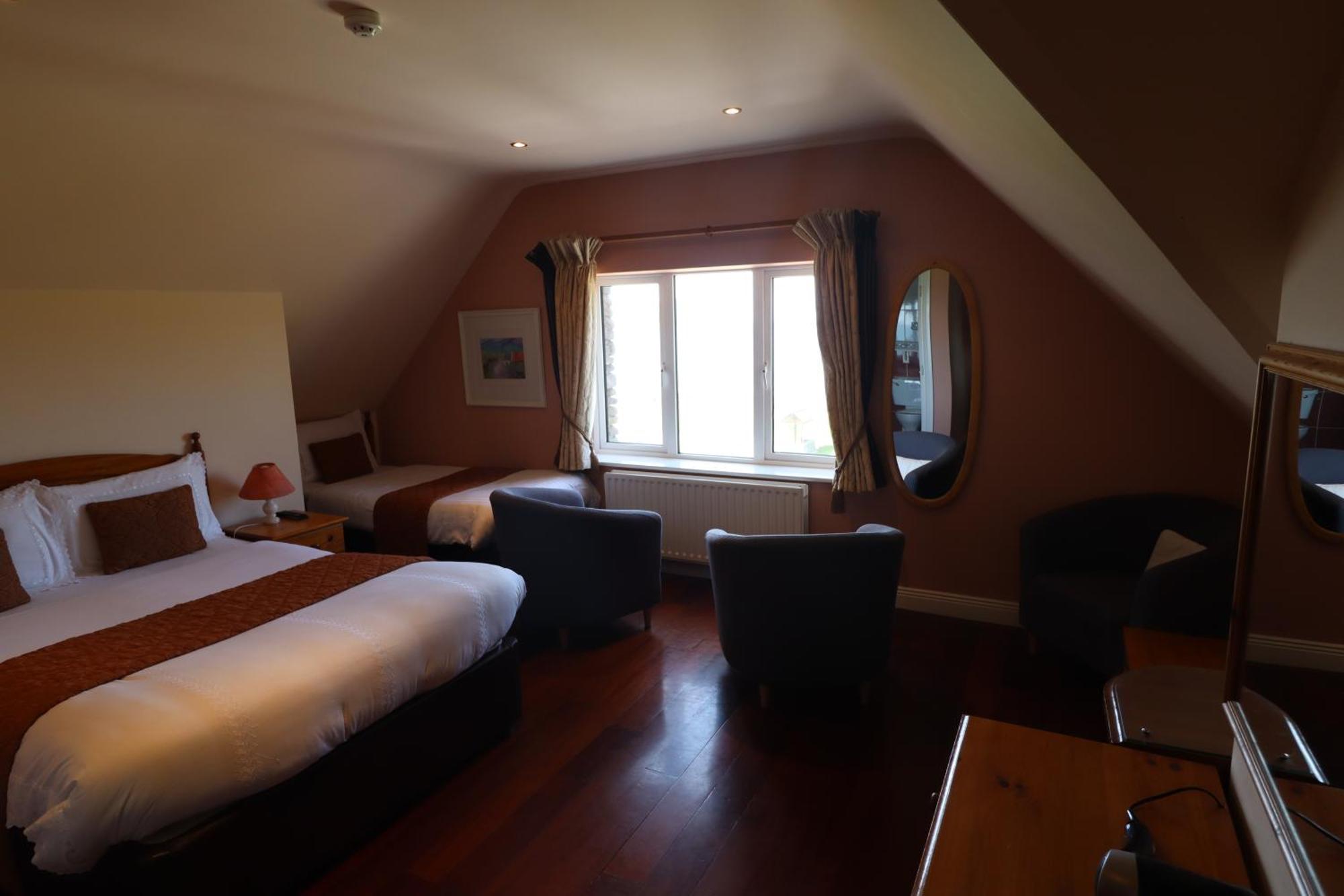 The Old Pier Guest Accommodation, Bed Only, No Breakfast Ballydavid المظهر الخارجي الصورة